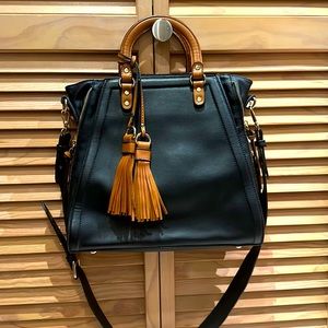 Crossbody/work bag in black faux leather with caramel accents